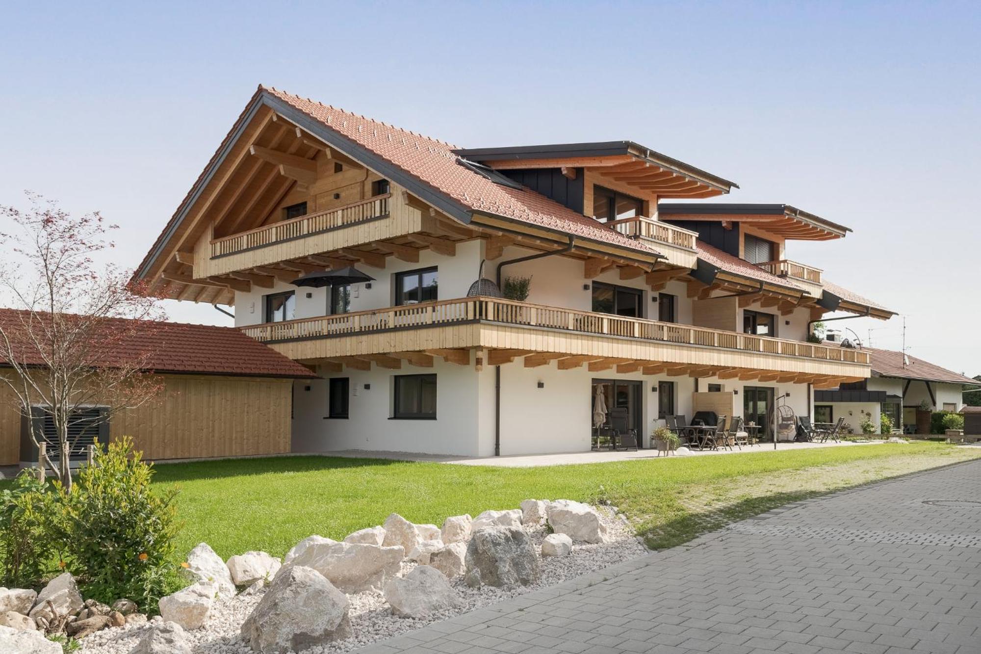 Fenjoy: Grosses Ferienapartment Im Neubau / Balkon / Bbq